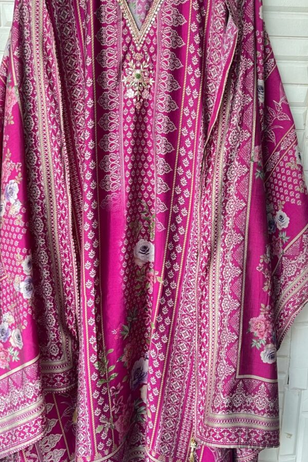 Muslin Chanderi With Mirror, Gotta, Dabka, Pearl, Sequence, Zari & Resham Embroidery Suit