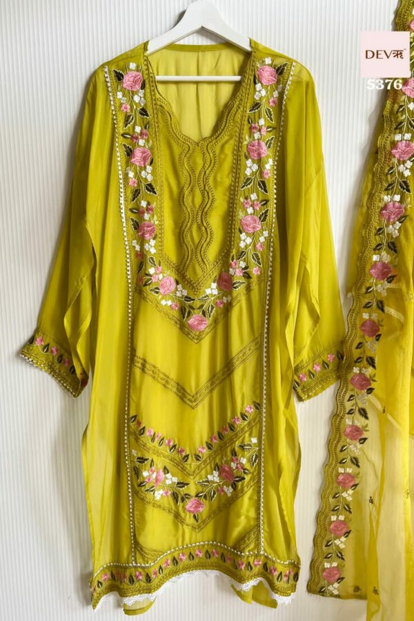 Pure Organza With Beautiful Thread & Lace Pakistani Style Work Suit