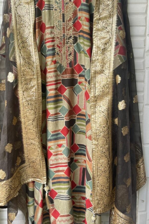 Muslin Silk Printed With Gotta & Zari Embroidery Suit