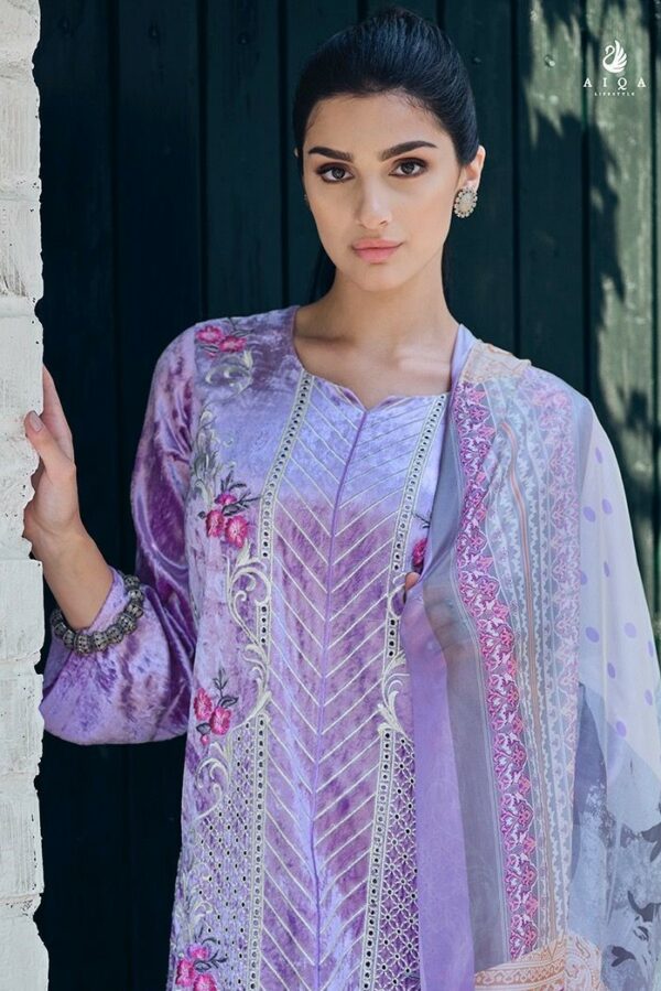 Aiqa Raghbat 9006 - Pure Velvet With Pakistani Work Suit