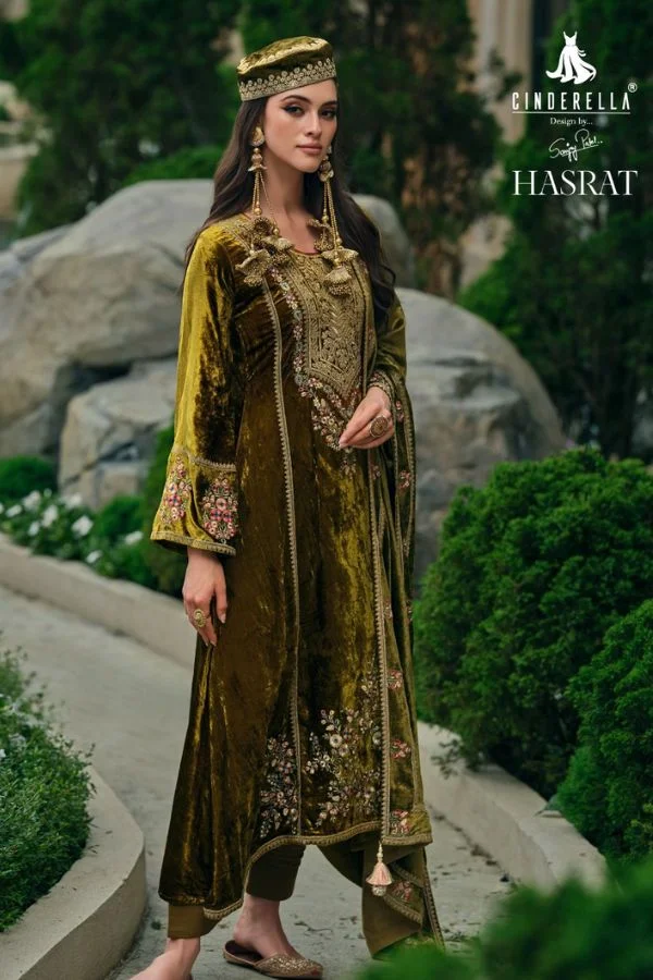 Kuch khaas Ultimate 10398 - Silky Velvet Embroidered Suit
