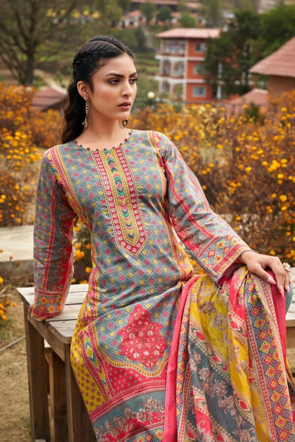 Mumtaz Gunjan 8006 - Pure Viscose Lawn Cambric Digital Print With Heavy Embroidery Suit