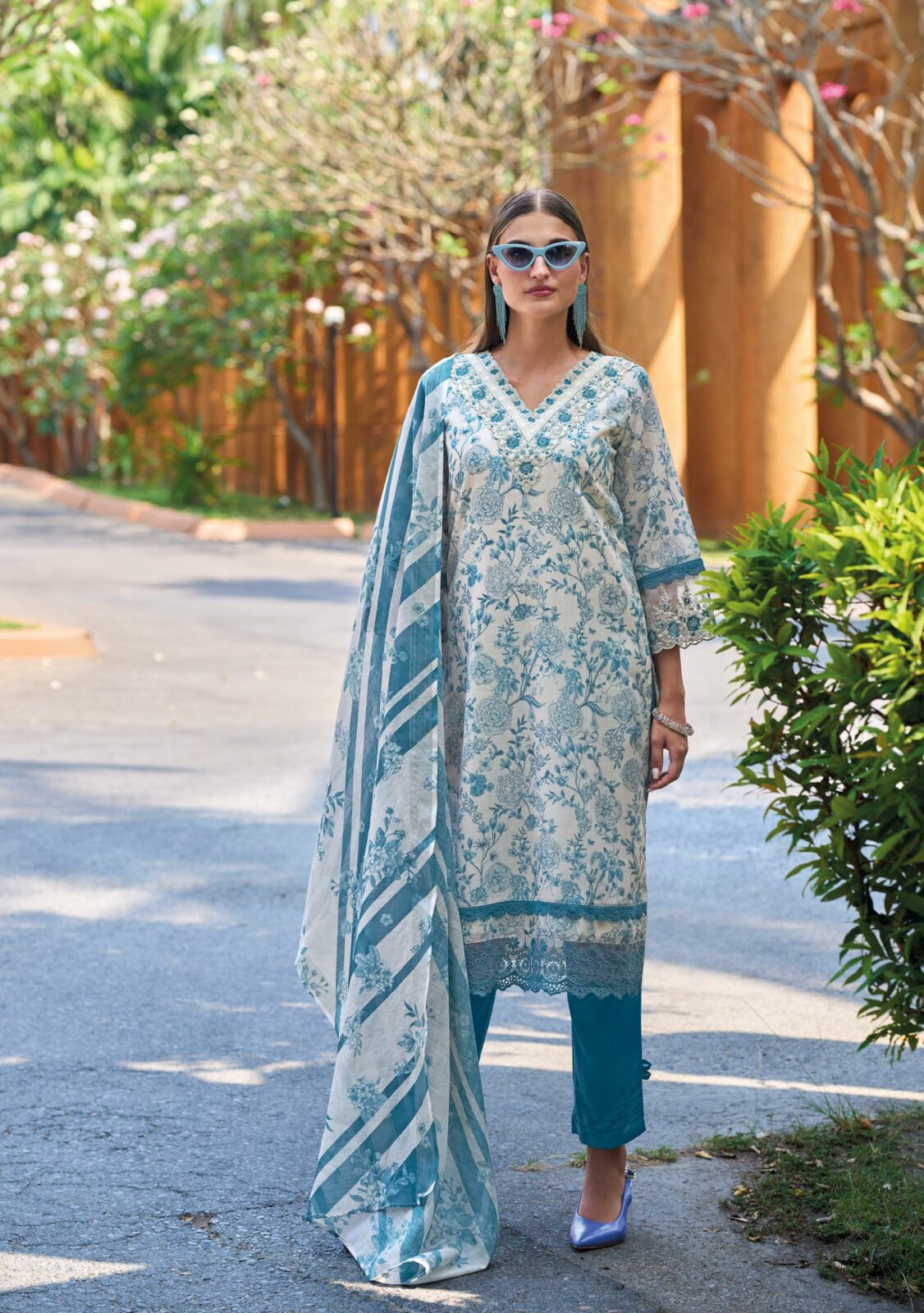 Kailee Izhaar 42626 - Pure Linen Digital Print With Thread Work Stitched Suit