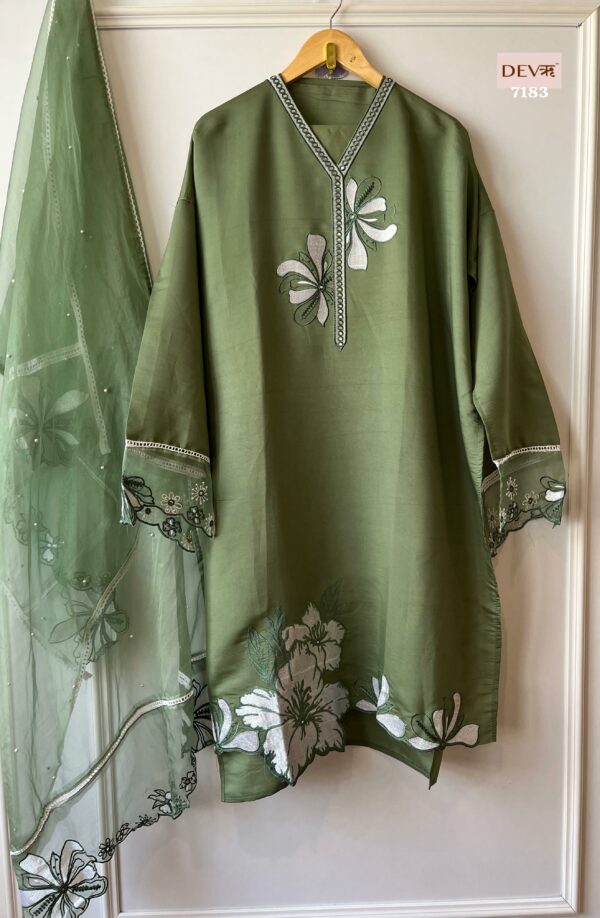 Roman Silk With Beautiful Thread Lace Work Suit