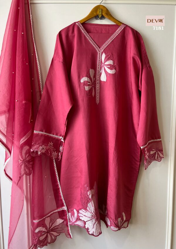 Roman Silk With Beautiful Thread Lace Work Suit