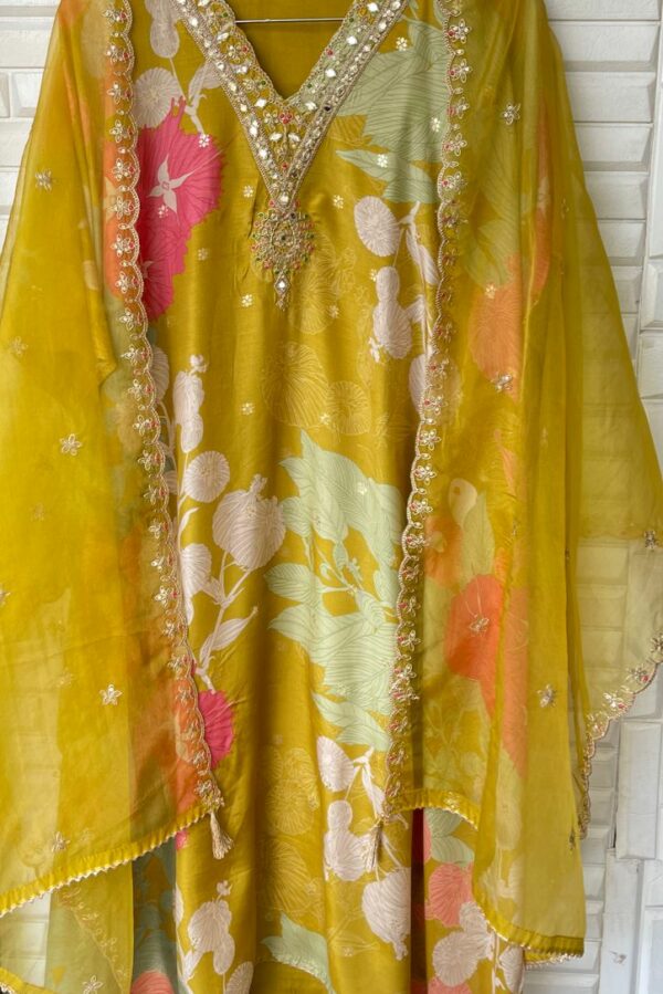 Muslin Printed With Gotta, Zari, Resham & Sequence Embroidery Suit